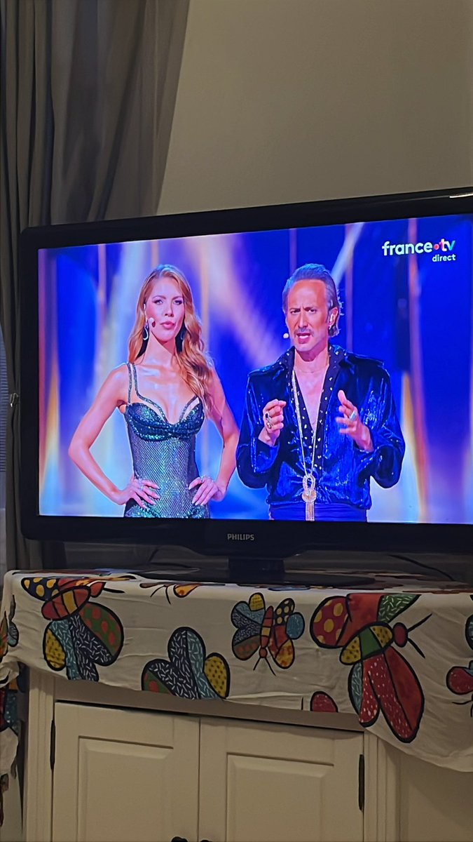 GeraudNimo's tweet photo. Antoine De Caunes on t’a reconnu à l’Eurovision 
#Eurovisión2026 #francetv https://t.co/voBzykPRmx