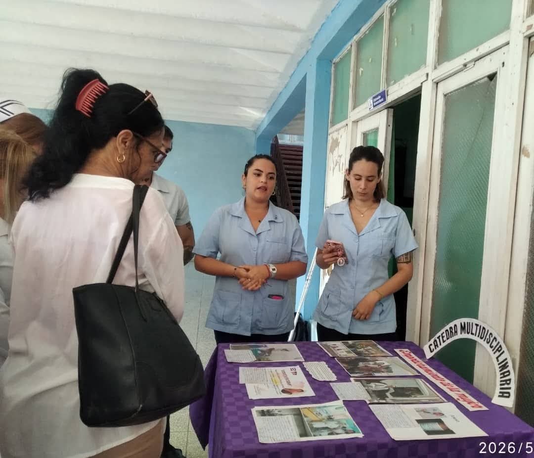 FilialHlg's tweet photo. Actividades por la Jornada de la Enfermería, se efectuó una exposición de las cátedras multidisciplinarias: 
Empoderamiento de la mujer, 
Paradigmas de la Enfermería y 
Trabajo comunitario.
Los enfermeros nos recuerdan siempre que el cuidado es el lenguaje más hermoso del amor https://t.co/tf7Cfvp3Dk