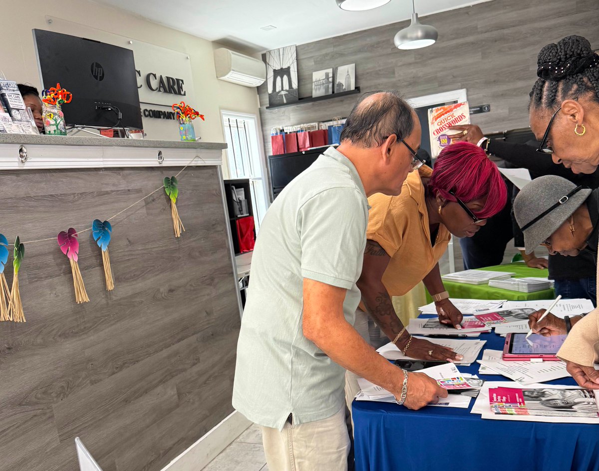 samaritanny's tweet photo. #Woodside #OlderAdultCenter staff tabled at the "R&amp;B Wednesday" event at the #NYCCare Center in #Queens. The team shared several services designed to support older adults in the community including #BeABuddy &amp; #WholeYounyc #SocialCareNetwork. For more info, call 718-932-6916. https://t.co/C1zgmODKoH