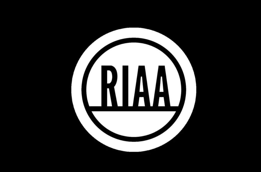 Jimin_wave1013O's tweet photo. Hi @BIGHIT_MUSIC and @GeffenRecords, several of Jimin’s releases have reached RIAA certification eligibility in the US and are currently awaiting official submission for recognition.

We hope these remarkable achievements receive the official certifications they deserve. https://t.co/OoggKMdP69