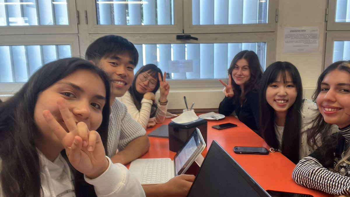 Mctetis01's tweet photo. Primera foto en la uni que saco después de 3 años https://t.co/Ns1P9Wtyko