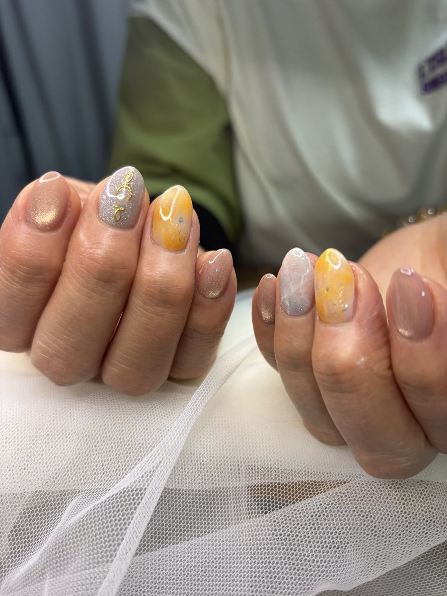 H_isui_252's tweet photo. 友達のお母さんにネイルしたよー https://t.co/ze0ZqGyp37