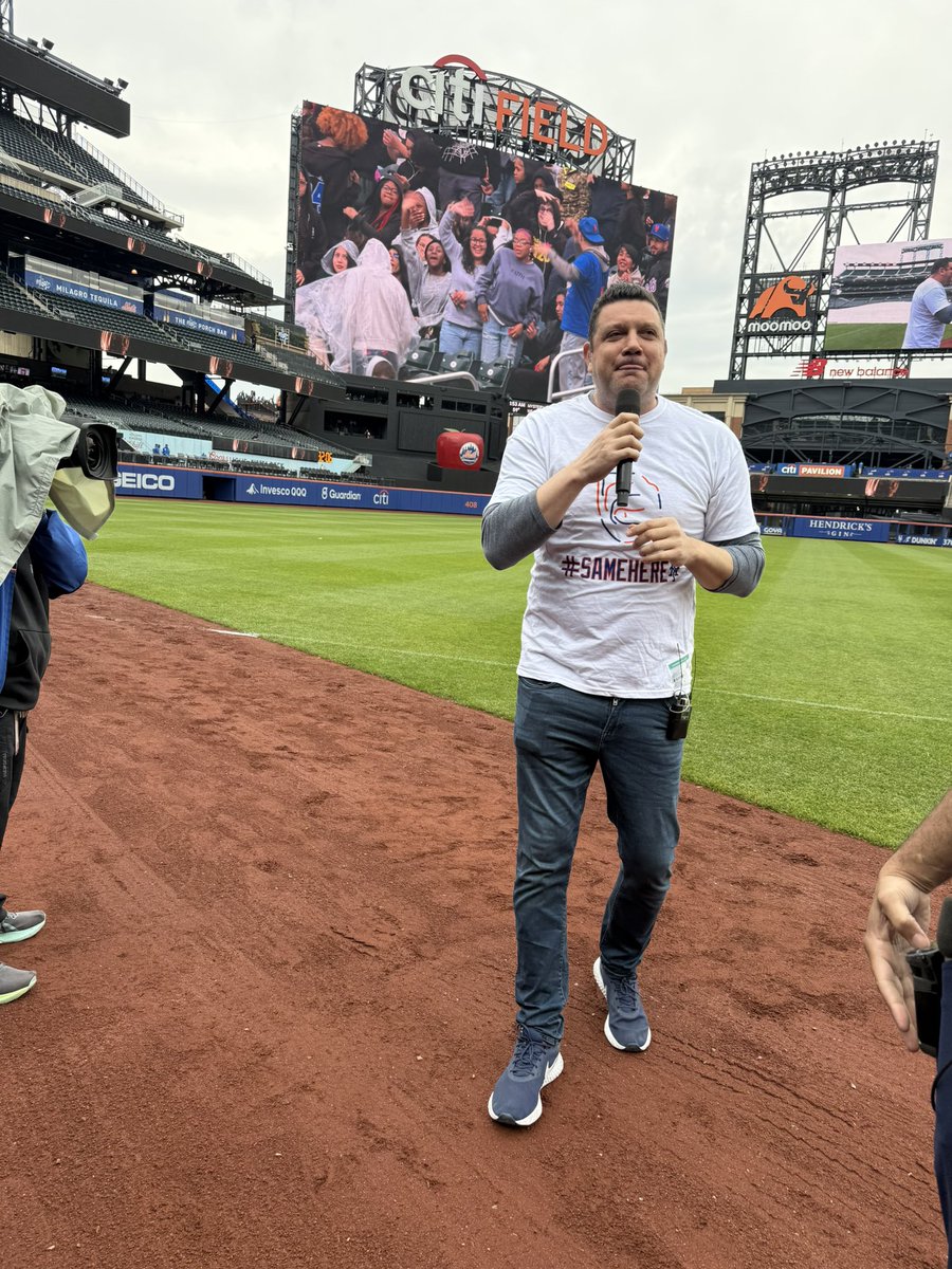 SameHere_Global's tweet photo. Thanks to the @Mets for having our #SameHere Global team come to Citi Field to run a discussion about bullying with 3,000 students & teachers from throughout the LI/Queens/NYC area.
The Mets are great community partners who care about having important convos. https://t.co/Hrq4nHfWP4