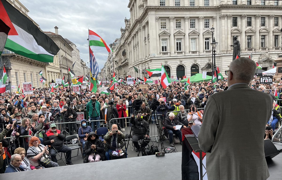 Jeremy Corbyn tweet media