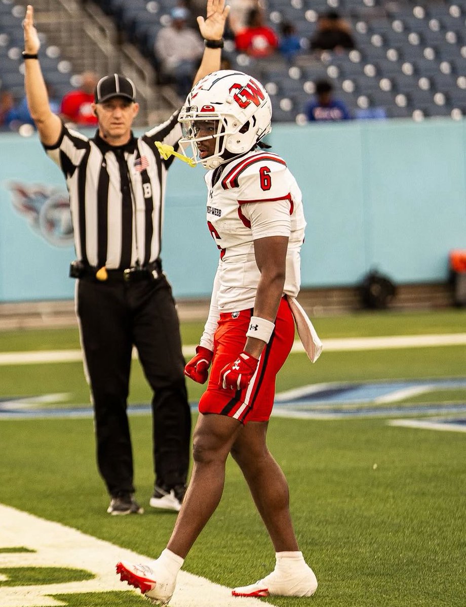 NCAAFNation247's tweet photo. ● WR Spotlight ●

Chris Lofton

Gardner Webb ➡️ Appalachian State

• Lofton is a big addition for the Mountaineers. Last season he caught 56 passes for 934 yards 5 Touchdowns averaging 16.7 yards per catch. https://t.co/FqG2K6I9WG