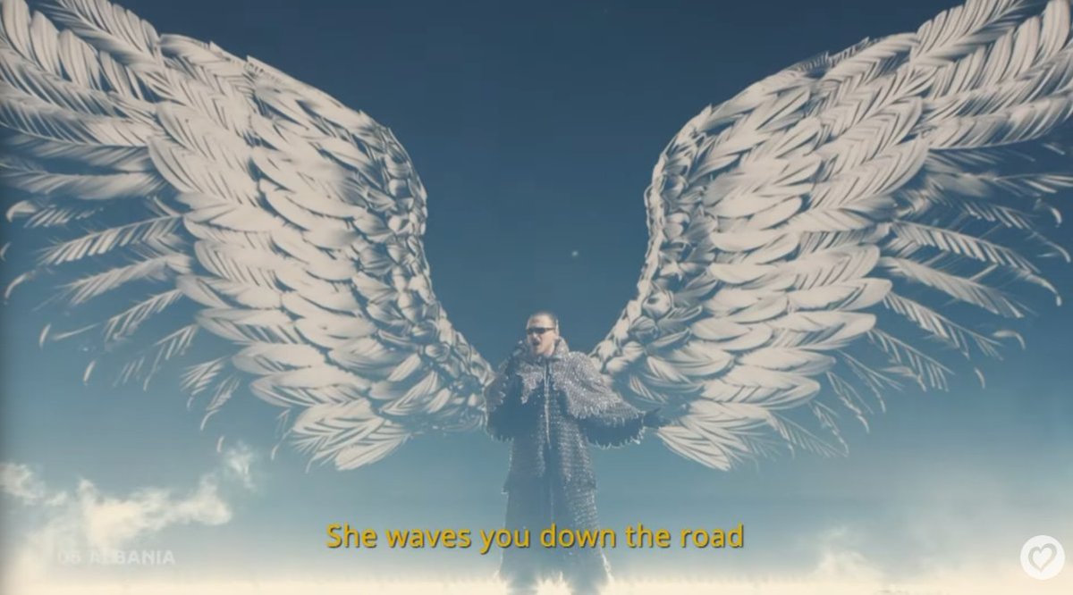 eurovision_br's tweet photo. 🇦🇱 | Albânia #05 - Grande Final

Alis - "Nân"

QUEM CHOROU DE NOVO? 😭😭

O ALIS SEMPRE EMOCIONA, QUE VOZ, QUE PERFORMANCE GIGANTE DA ALBÂNIA!

Mudaram o ângulo da "tirada" do óculos e deu pra ver mais a expressão dele, gostei! Menos ângulos tão abertos, mais pra combinar com os leds

Atuação de TOP 10, PELO MENOS!

#Eurovision2026 #Eurovision #eurovision_br #brasilvision
#nan #alis