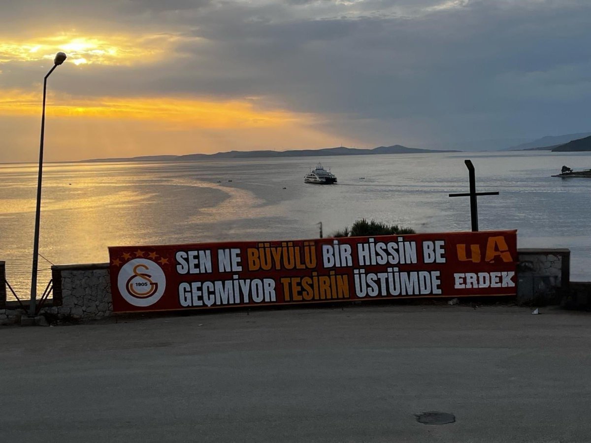 uAYurtici's tweet photo. SEN NE BÜYÜLÜ BİR HİSSİN BE
GEÇMİYOR TESİRİN ÜSTÜMDE

#uAYurtiçi https://t.co/wRMq66DH7v