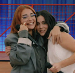 fairyaiti's tweet photo. si ellas nos vieran sé que nos odiarían
por no intentar frenarnos la caída https://t.co/e7ZrKtsv6n