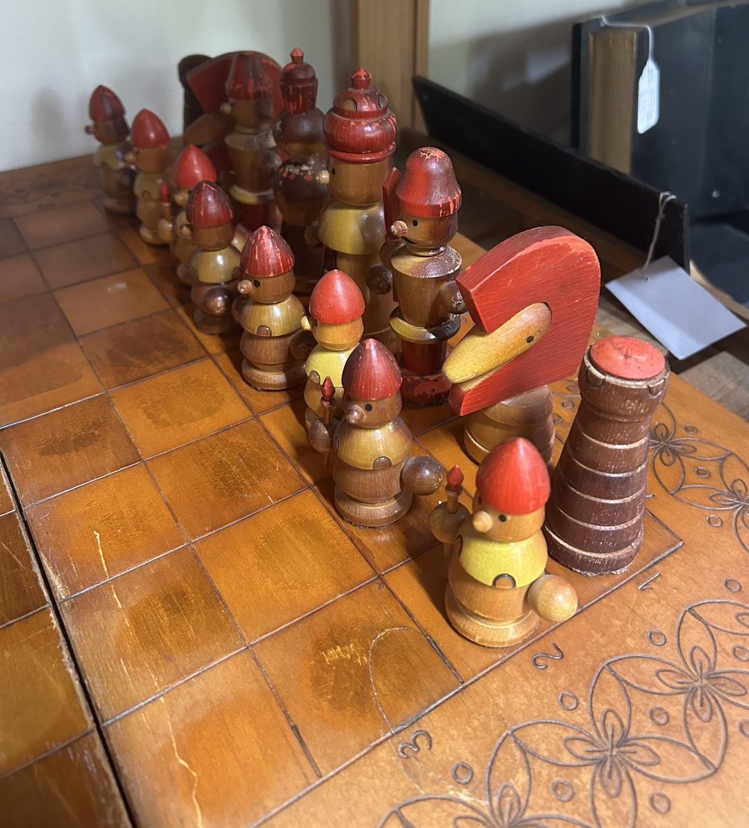 MatlockAntiques's tweet photo. 1960’s Russian Handcrafted Fairytale Army Chess Set Complete £68 U24 #matlockantiques https://t.co/hykB17nDUn