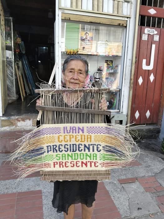 ArakFialloNancy's tweet photo. La artista Socorro Cabrera de Sandoná, Nariño.
#IvanEnPrimera 

@IvanCepedaCast https://t.co/ORV2LIqcoR
