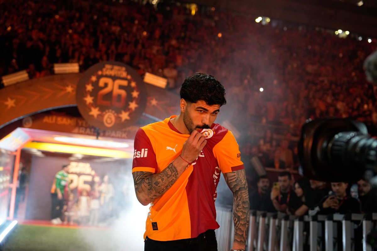 GalatasaraySK's tweet photo. 📸 #DörtDörtlükGece 🏆 https://t.co/3W8DhJhs0x