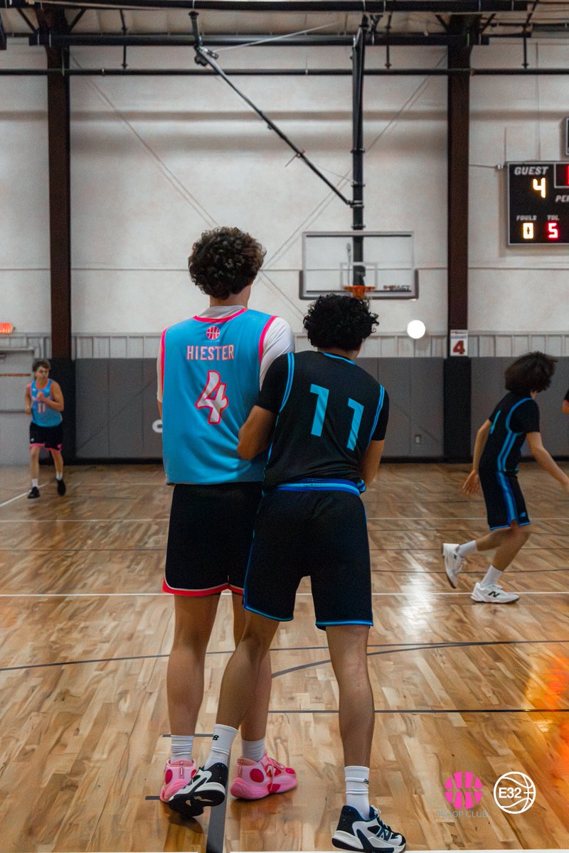 HoopClub812's tweet photo. ANOTHER DAY IN DALLAS 🔥📍

#culturewins https://t.co/8YiAhg3Mg1