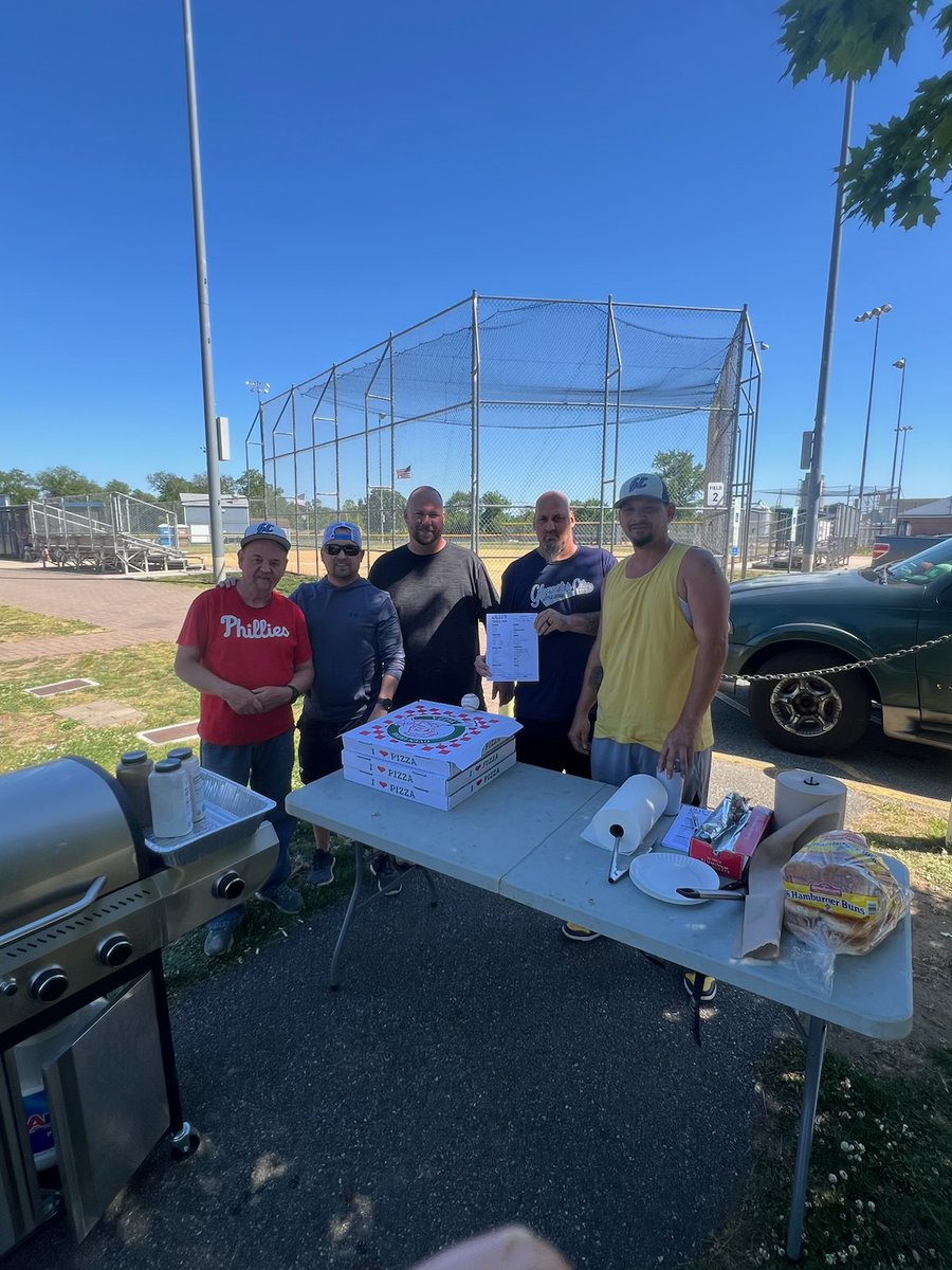 Gloucester_LL's tweet photo. Gloucester City Little League would like to thank Lillo’s Tomato Pies of Gloucester City for going out of their way and donating their famous pizzas to our hardworking volunteers and grounds crew running the baseball tournament this weekend! THANK YOU! https://t.co/ACDkPYnAfp