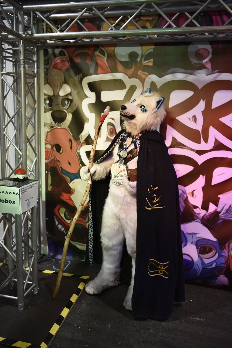 Kiba_Wolfy's tweet photo. Fantasy Basel Day 3:
@FantasyBasel
#FABA #Fursuiter #FantasyBasel
#JediMasterKiba https://t.co/7tk0WOnmm2