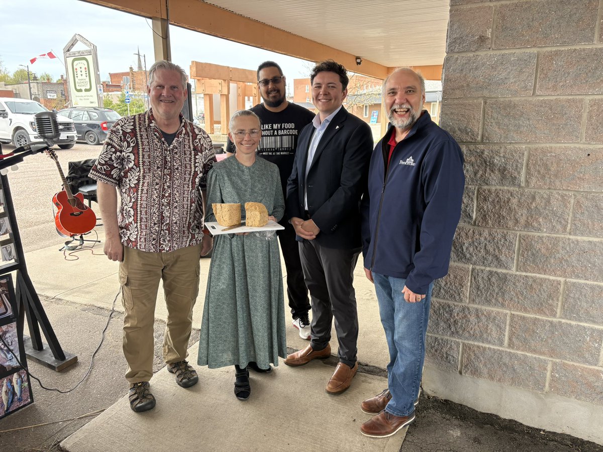 BillytheKidPC's tweet photo. Great day to start the farmers market season. Amazing day to attend the opening of the Pembroke Farmers Market. 

Be sure to stop in Saturdays from 10:00am - 3:00pm and Wednesday 2:00pm - 6:00pm. https://t.co/m2Li62VPmR