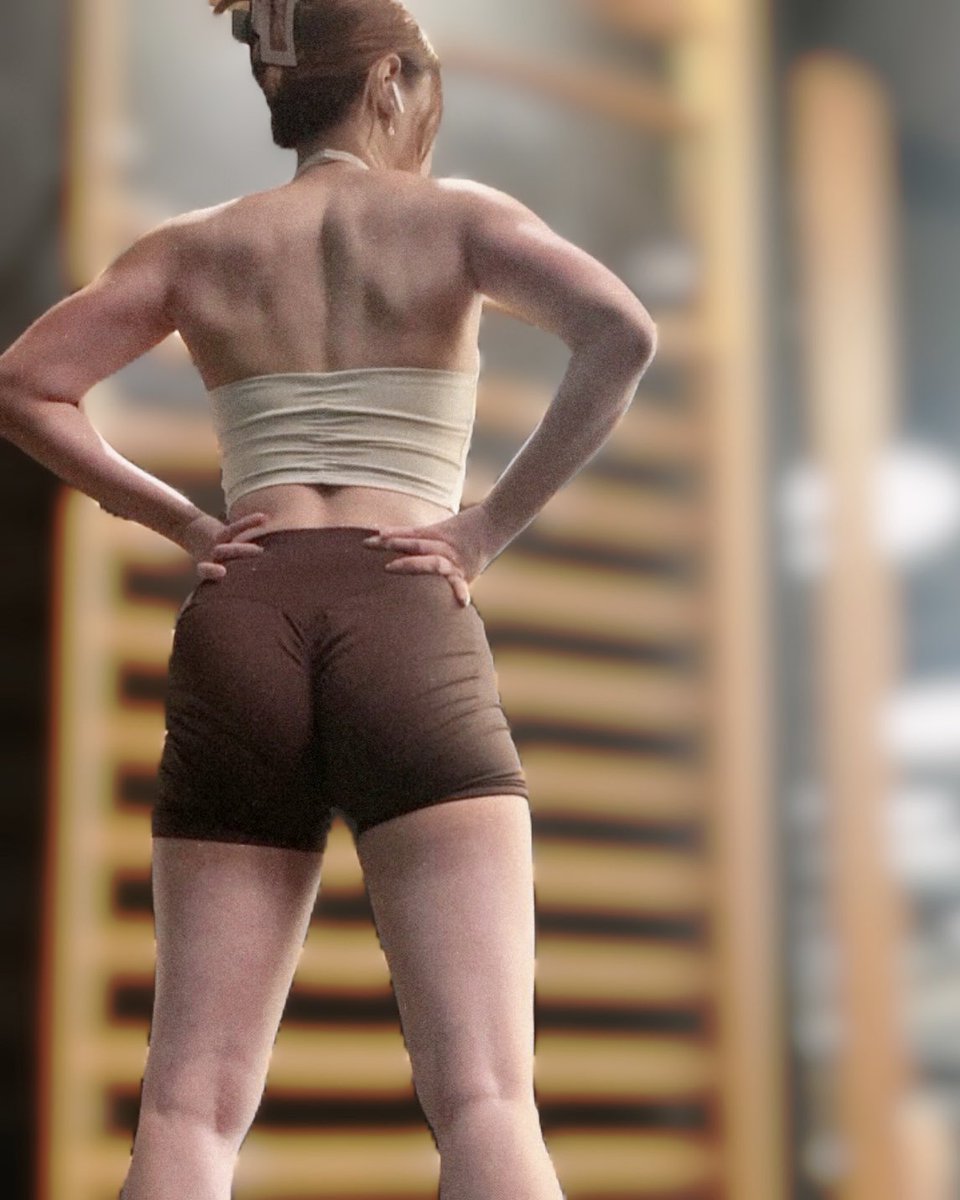 Sinnernplayer's tweet photo. 覺得自己操臀仲有好多進步空間 💪

#港女 #hkgirls #bubblebutt #fetish #nails #yoga #瑜珈褲 https://t.co/XxrQQHNo9D