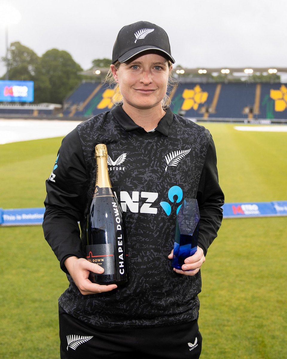 WHITE FERNS tweet media