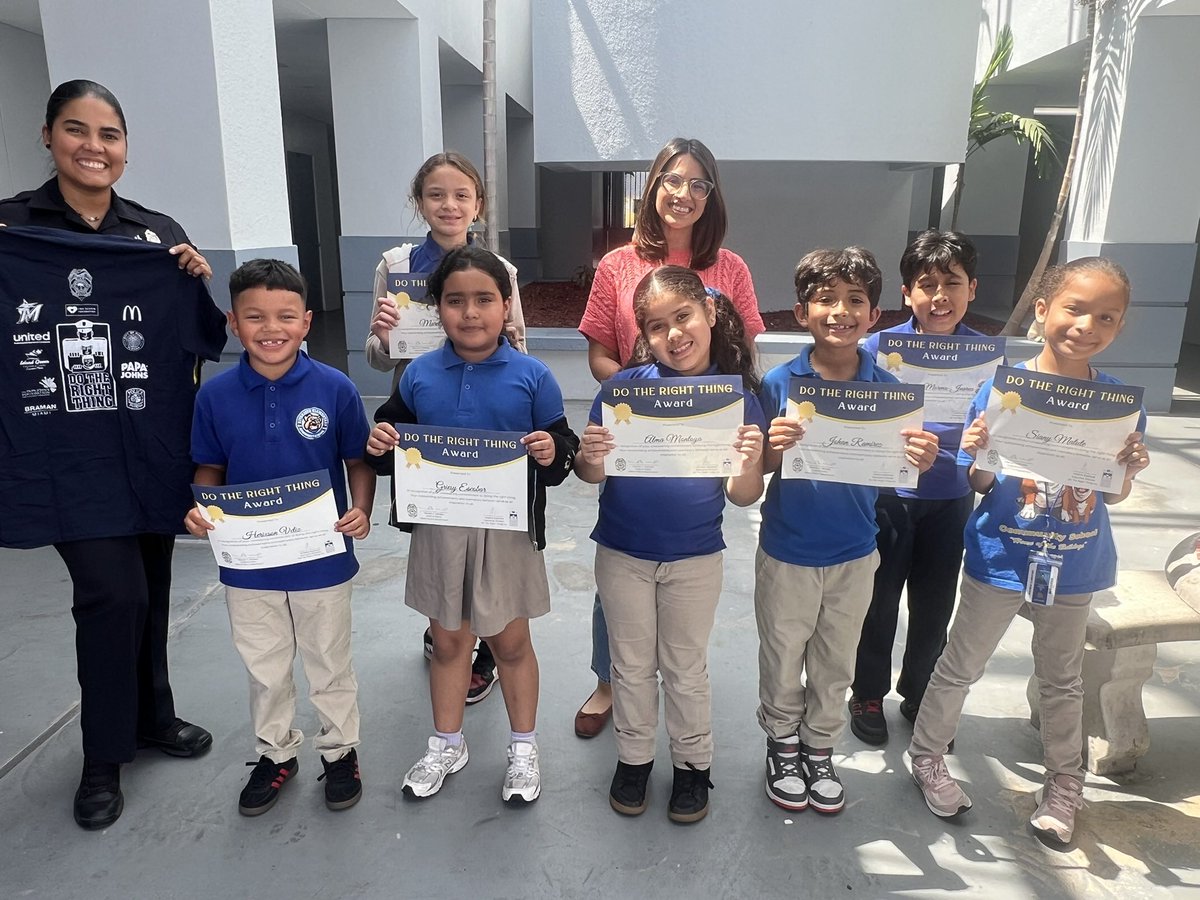 riversidebulld1's tweet photo. Another @DTRTMiami recognition lunch for our RECS stars! ✨ #ValuesMatterEveryday #mdcpsYourBestChoice 
@MDCPSCentral @SuptDotres @MsSwainCRO @MarthaMunozCRO @StdtSvcsMDCPS https://t.co/g4qEh1tsGm