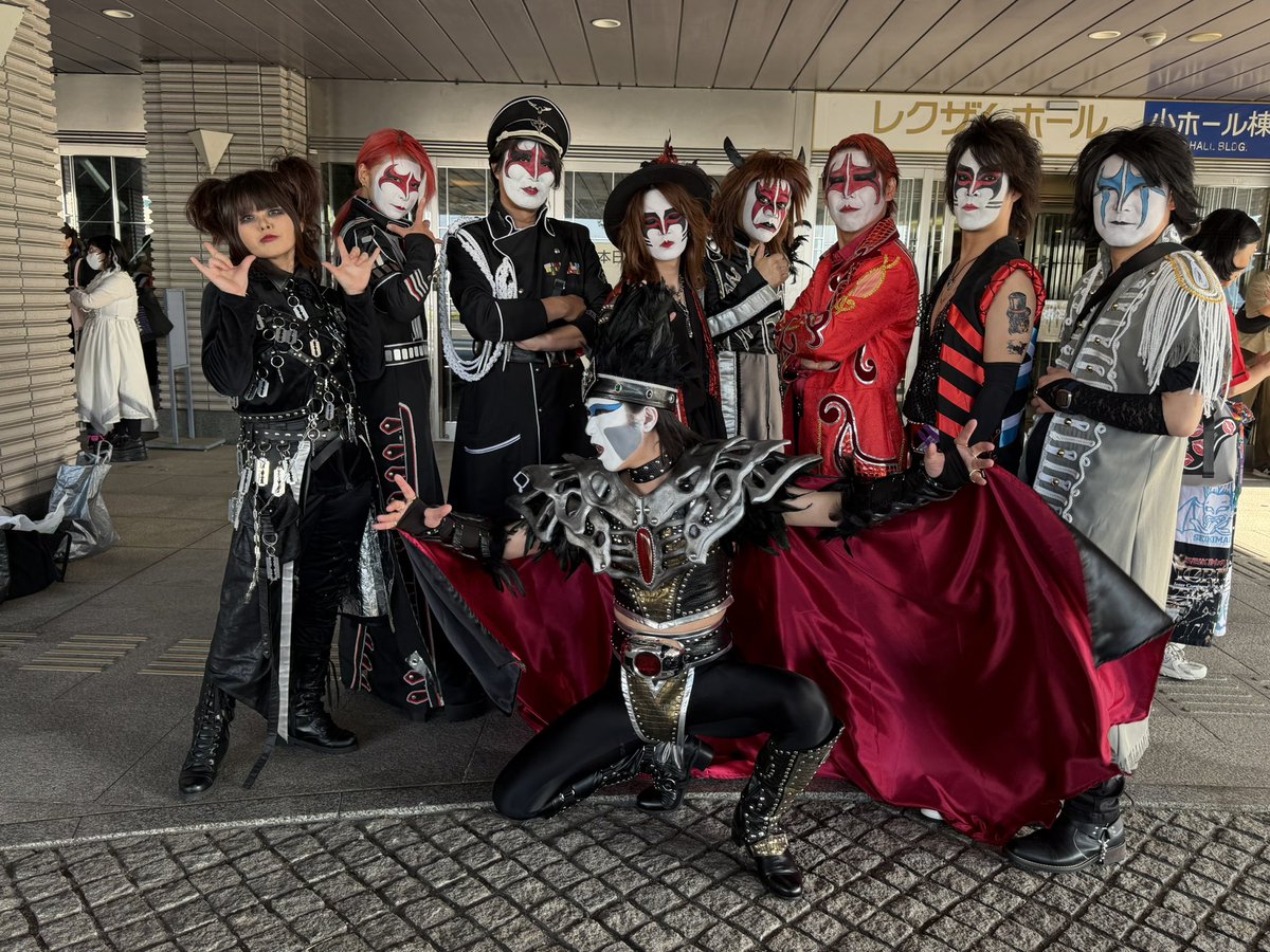 yossy_backup's tweet photo. 昨日、聖飢魔II 高松公演へ参拝！
変身信者さんや我らディアブロス構成員、
全員変身して参加。

多くの方々とお会いでき、
本当に最高の1日だった🤘

#聖飢魔II
#高松
#ディアブロス https://t.co/xnEh9CnK4Z