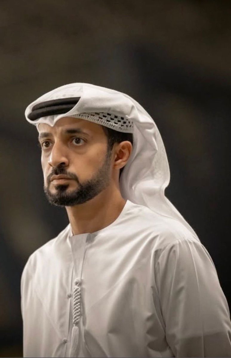abdullaalsahams's tweet photo. الاخ الغالي والعزيز محمد سيف الكتبي يسحق كل الاشادة على عمله المستمر وجهوده الواضحة و اللي ختمها في هذا الموسم ب #حفل_الزعيم اللي عمل عليه ليل نهار خلال الايام الماضية

محظوظين بوجود مثل هالكفاءات في نادي العين و من افضل الى افضل يا مبدع 💜 https://t.co/5l6Zz8Z5CL
