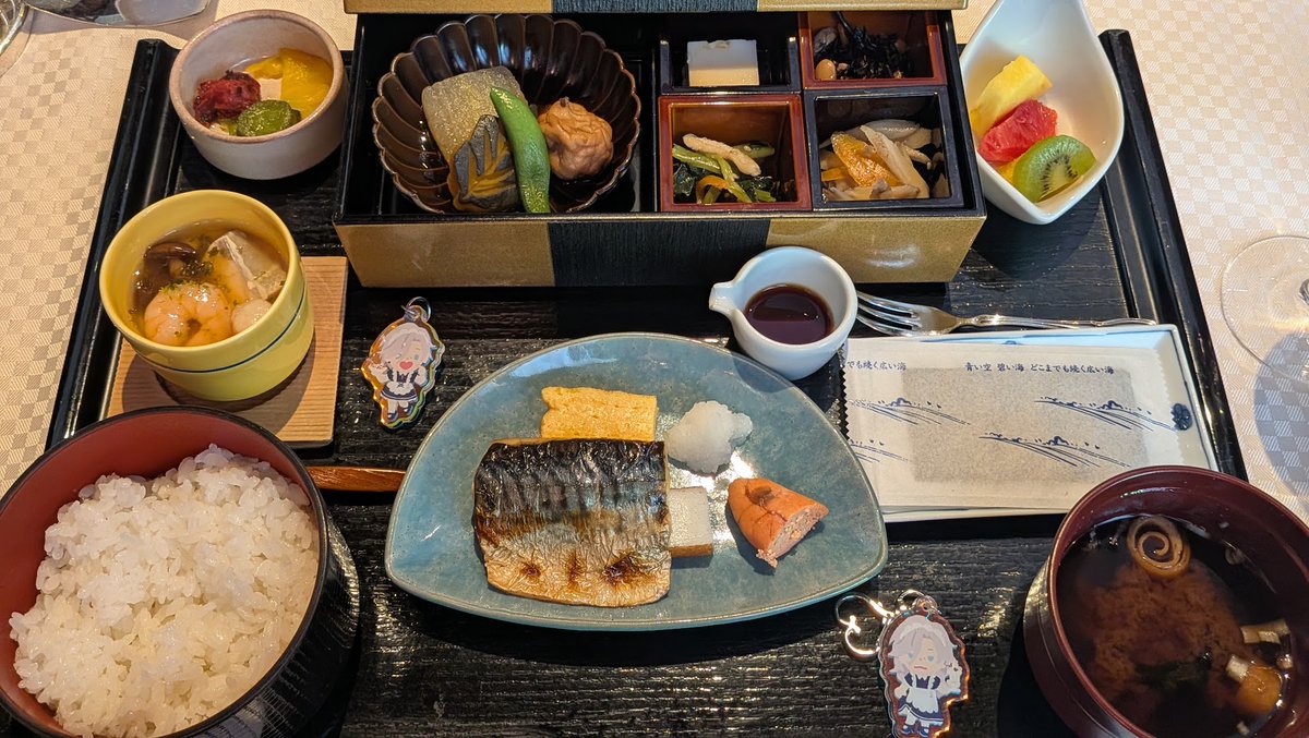 nikenna426's tweet photo. My first visit to Japan, AMAZING!🤍✨
So many wonderful sights and so much delicious food! 
Very happy chibi Cú and Felly joined me on this adventure! I hope Sensei is enjoying his holiday. 🦋

#oshicuutsu https://t.co/GCFQWXB7a6