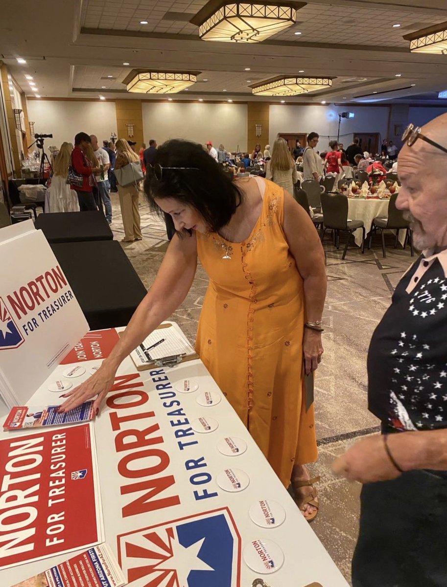 NortonforAZ's tweet photo. Had a great time today speaking to a packed house at the @MaricopaGOP annual Lincoln Day luncheon, and explaining the importance of electing someone with financial experience to the Treasurer’s office and make sure $32 billion doesn’t go into a far-left Democrats hands. https://t.co/KfgFRoP1Bd