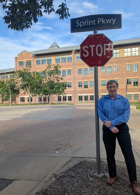 wave7jeff's tweet photo. Yes, the road around Aspiria -- formerly the Sprint Campus -- is still Sprint Parkway. T-Mobile occupies some buildings on the south side of Aspiria, with other companies occupying the rest. I was in KC for a telecom event on Thursday, hit some carrier stores also. https://t.co/Pge6H6AWtK