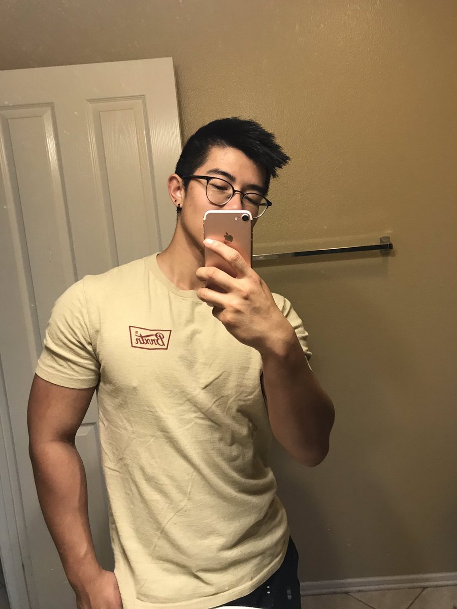 sgnsf97's tweet photo. anyone remembers this man? https://t.co/dAxWTYruvS