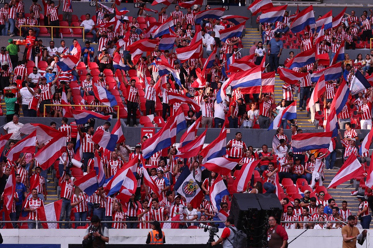 Chivas's tweet photo. 🇲🇨 HASTA DONDE TOPE, JUNTOS 🇲🇨 https://t.co/lM1xLVbjEH