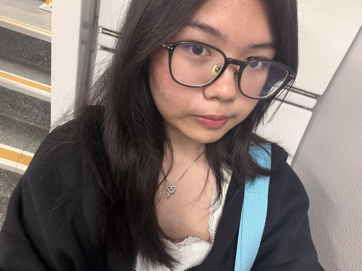 chel (#1 fruit & hax glazer!) tweet media