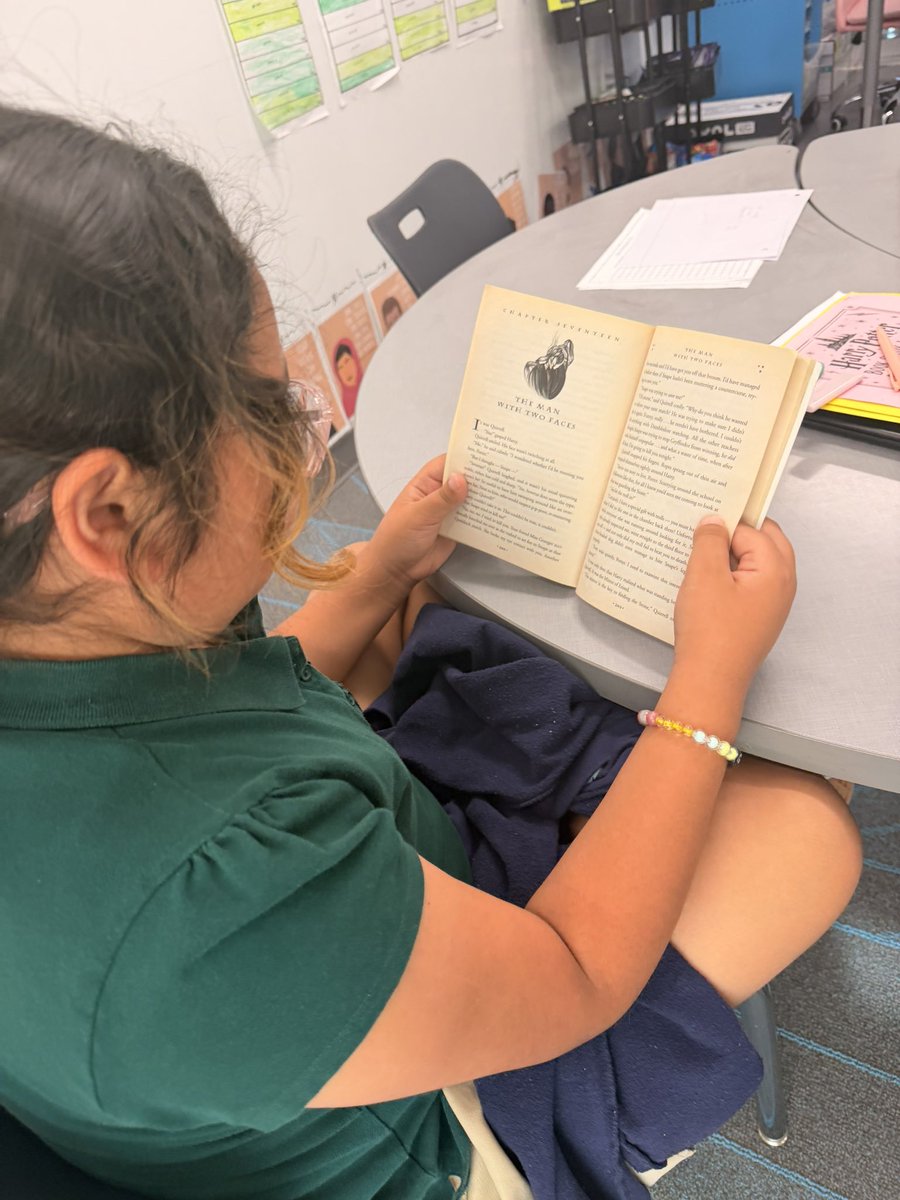 zennialteacher's tweet photo. Our class ended the school year with a Harry Potter book study, and these readers made my teacher heart so happy. ✨ They completely fell in love with the series and kept begging for “just one more chapter!” 📚⚡️ #ReadingMagic @jk_rowling #SheffieldSHINES ✨ https://t.co/j732ZFzfkB