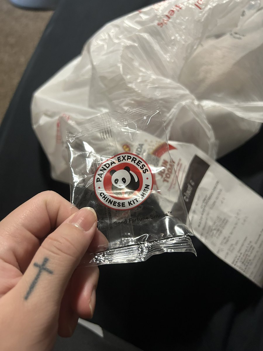 cloucloudd_'s tweet photo. count your days, @PandaExpress . 
packing me an empty sealed fortune cookie bag. not even a crumb in sight 🫥 https://t.co/dPedCwXVA0