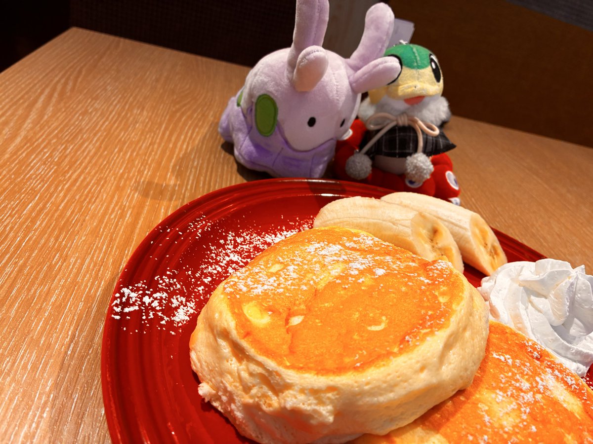Mummy317's tweet photo. さもんくんとヌメラとバナナパンケーキ𓌉🥞𓇋 https://t.co/A0SXmfwzLp