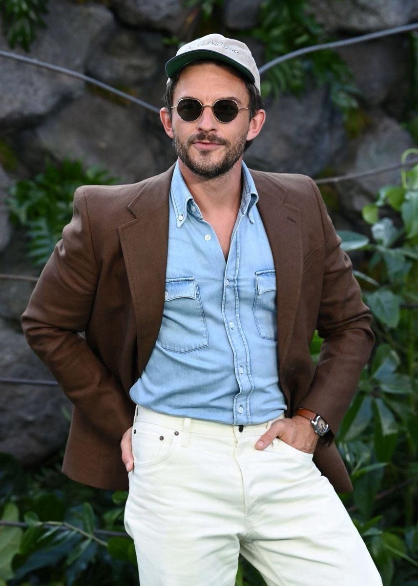 ✨ jonathan bailey lovebot ✨ tweet media