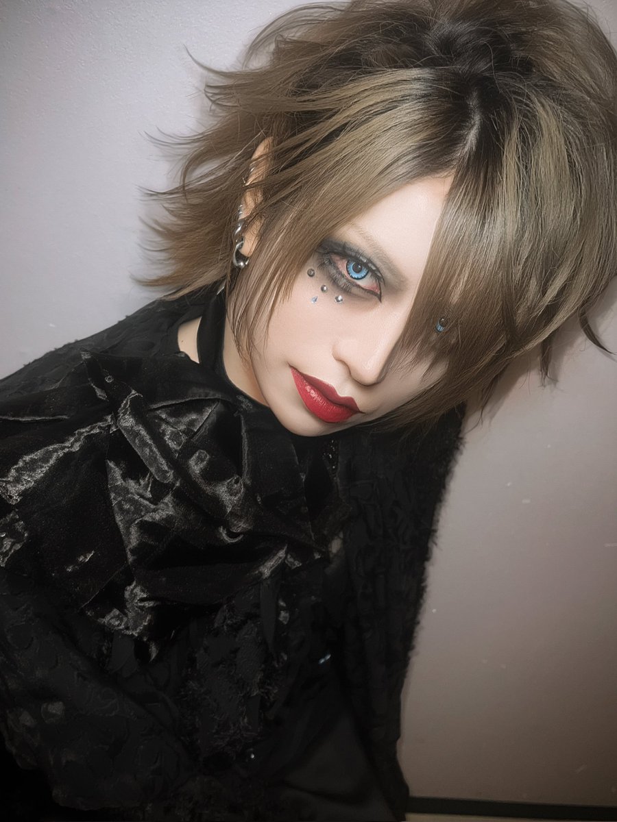 🐙🧊 | HISUI SOLOS 😊 !!!! tweet media