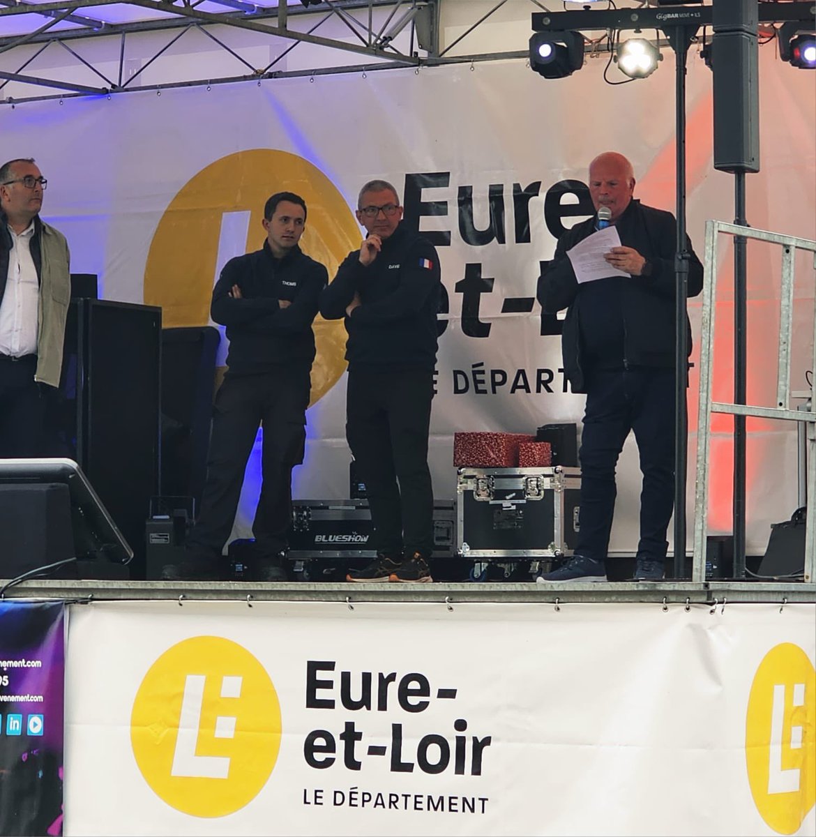 Virginia_RN's tweet photo. Ce soir nous fêtons le 50ème anniversaire des Jeunes Sapeurs Pompiers de #SaintRemySurAvre. Quelle fierté de voir cette jeunesse s’engager pour notre protection quotidienne 🇫🇷
#stremysuravre #50ansjsp https://t.co/IxbVBiFtRf