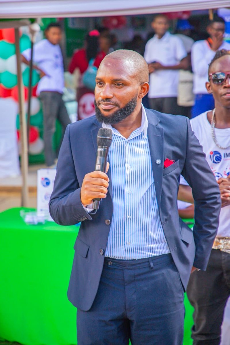 Tom Daktari tweet media