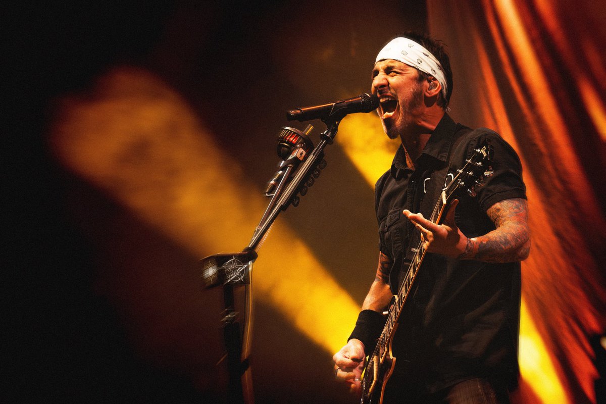 Godsmack tweet media