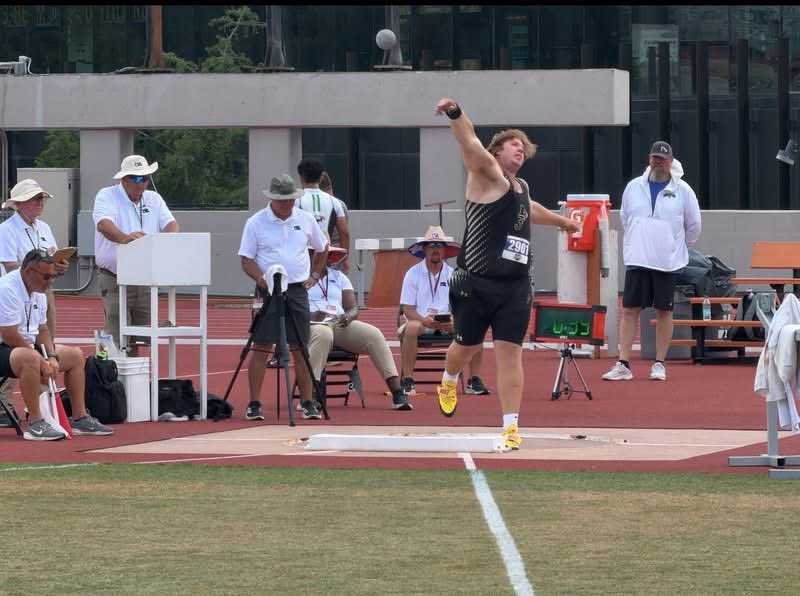 AllenGarr28758's tweet photo. First trip to State Track. Finished the day 3rd in Discus and 5th in Shot. 
#TexasStateTrack
#JaytonJaybirds 
#Shotput
#Discus https://t.co/cJEJbESvPR