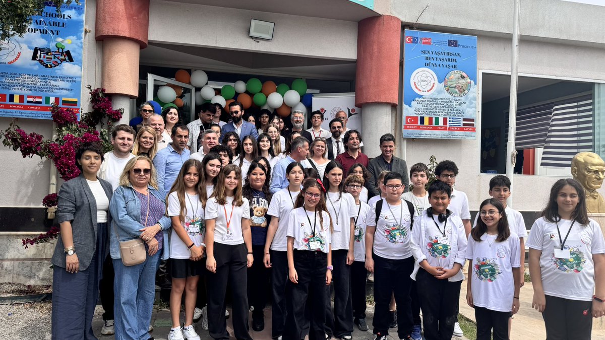 BilsemBodrum's tweet photo. Okulumuz öğrencilerinin uzun süredir büyük bir emek ve özveriyle hazırlandığı TÜBİTAK 4006 Bilim Fuarı, düzenlenen görkemli bir törenle kapılarını ziyaretçilerine açtı. 
@mugla_mem 
@bodrumMEM 
@ozcankuscu19 https://t.co/3Jvb9KNMOt