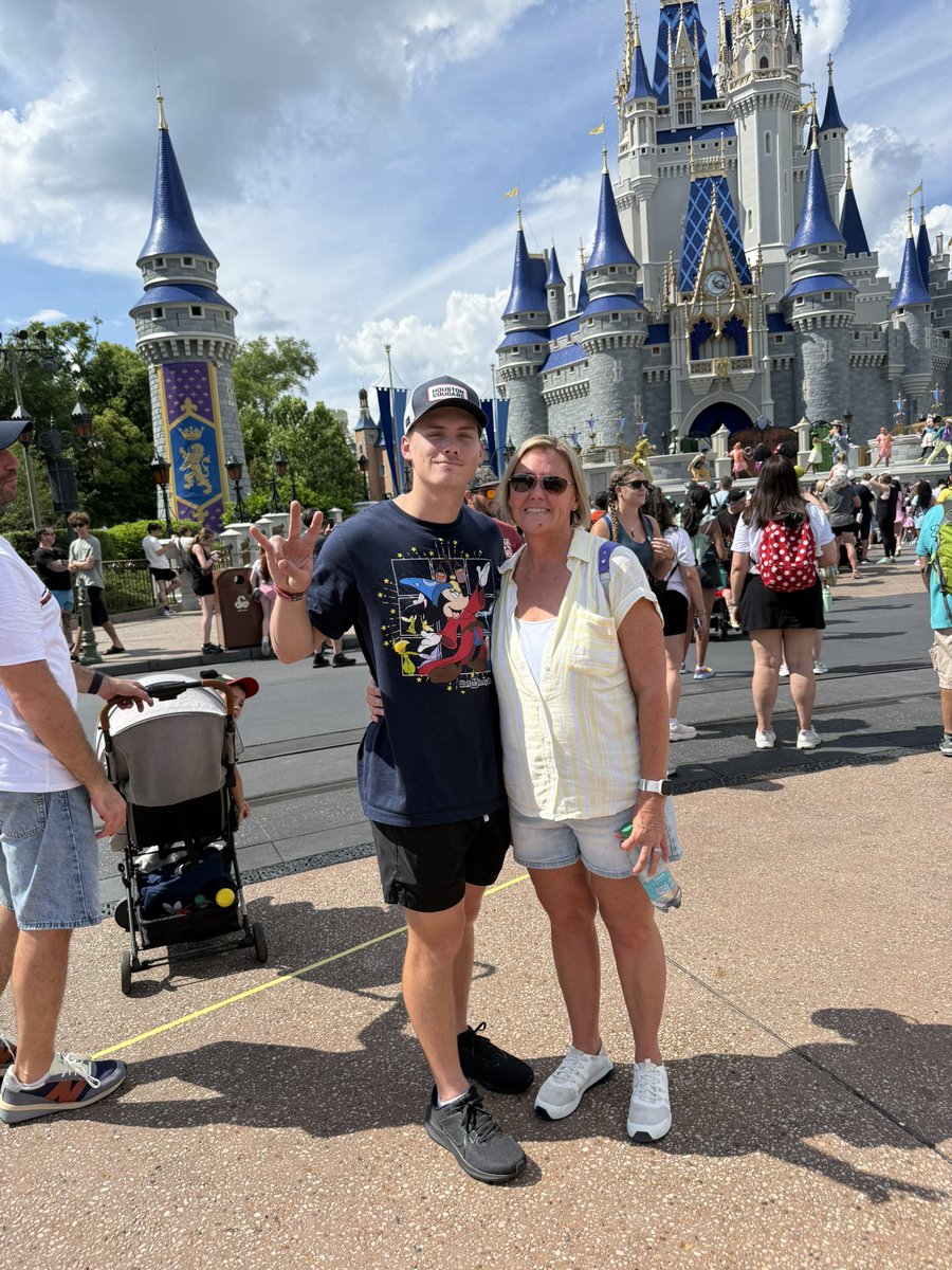 pcaddle29's tweet photo. Disney Day 1.  @dylcaddle @caddledavid https://t.co/BDo3ZdFs6T