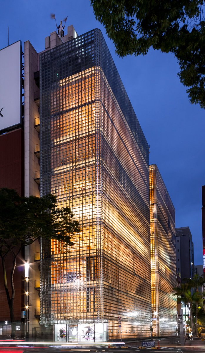 parametricarch's tweet photo. ✨ Maison Hermès by Renzo Piano Building Workshop | Tokyo, Japan https://t.co/6WwF6L7GCu