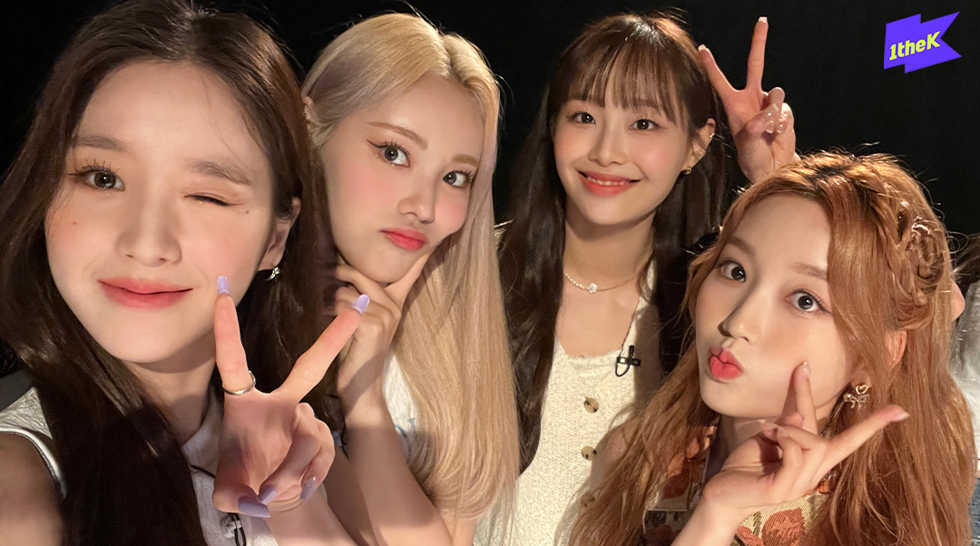 Loona Selca Bot ✨ tweet media