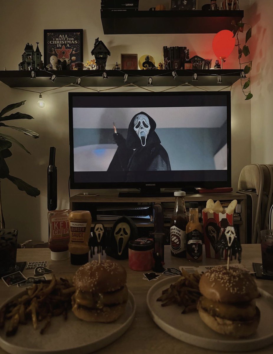 Scream Corridor tweet media