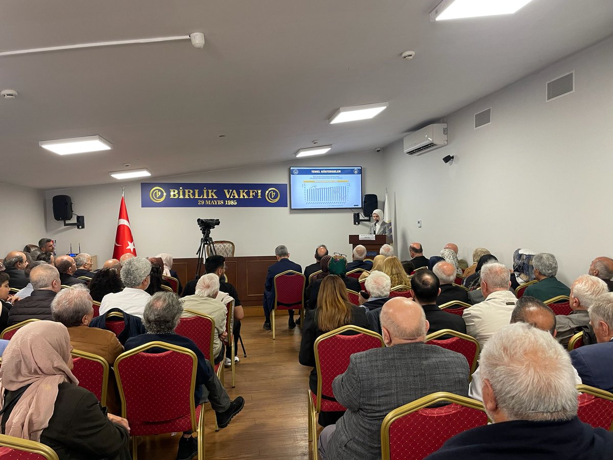 GencBirlik's tweet photo. 📢 Birlik'te Cumartesi Konferansları
1️⃣4️⃣2️⃣1️⃣

Birlik Vakfı’nda ağırladığımız Aile ve Sosyal Hizmetler Bakanı Sn. Mahinur Özdemir Göktaş, “Aile ve Nüfus: 10 Yılına Doğru” konusunda hitap etti. https://t.co/CPGqmP9UzM