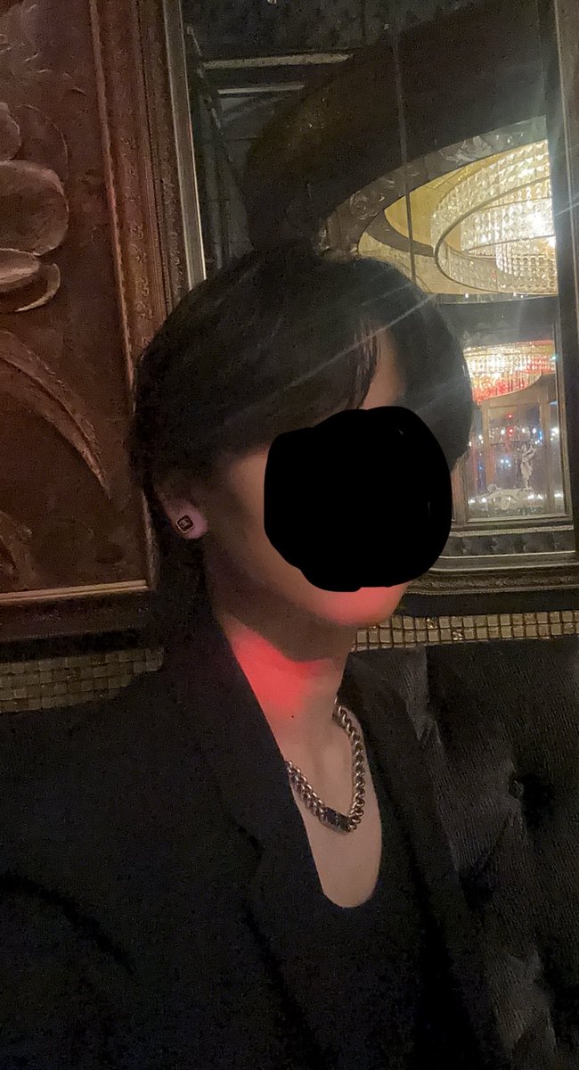 Gently___roy's tweet photo. ホスト入店39日目

嬉しいことに、
入り口のチャージスポットのスクリーンに載せていただきました！

まだまだ未熟だけど、
ジェントリーのキャストとして誇らしい存在になれるよう頑張ります！

これからもよろしくお願いします🫡 https://t.co/wRxD4sKaiV