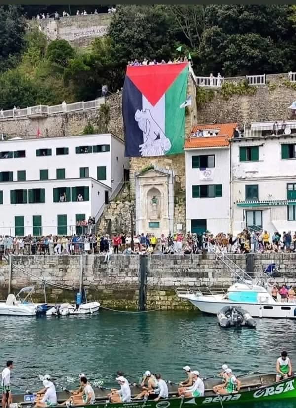 Donostia Bai 🌹 tweet media
