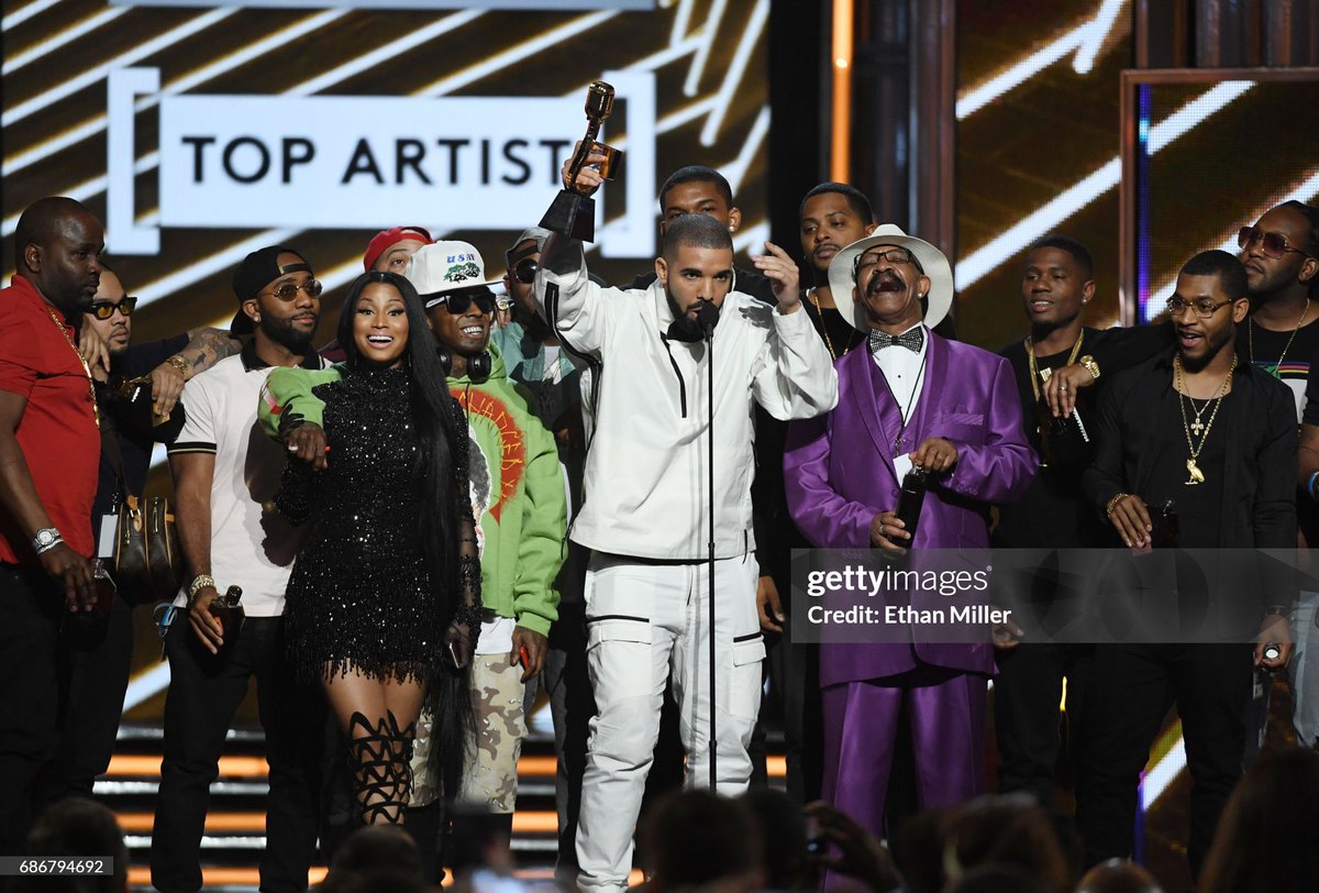 PopRhyme's tweet photo. .@Drake to become the first rapper with 15 albums to go #1 on the Billboard 200, he surpasses JAŸ-Z (@sc). https://t.co/lx21VtniwK