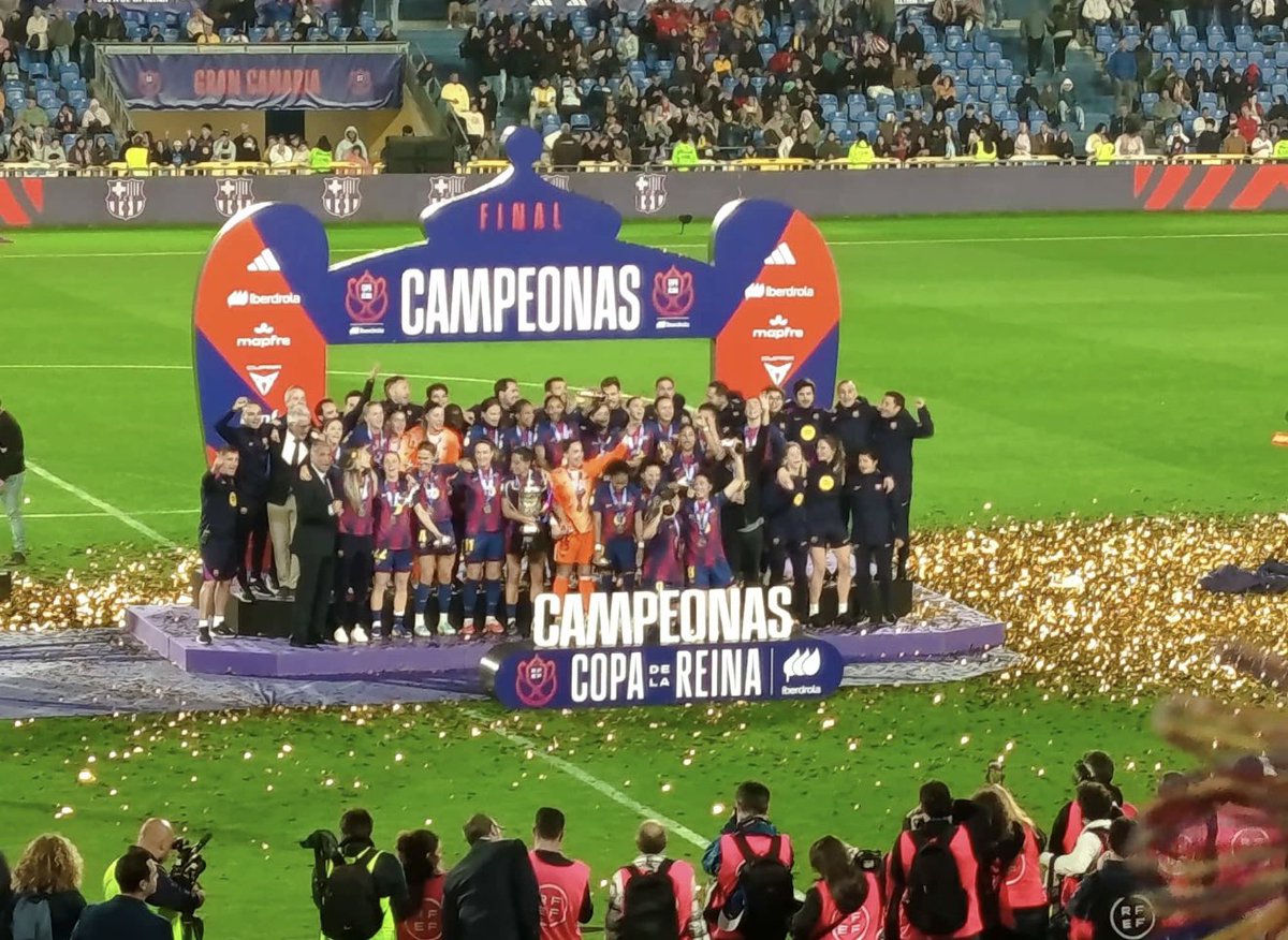 GreyGeorge_'s tweet photo. 🔥: Campeonas!!! https://t.co/GpPx1Ot9vM