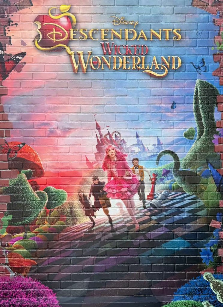 🚨 New Poster for Descendants Wicked Wonderland